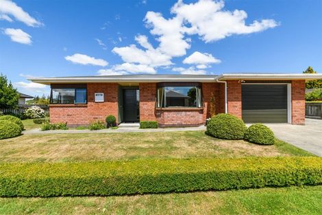 Photo of property in 12 Barnett Drive, Marton, 4710