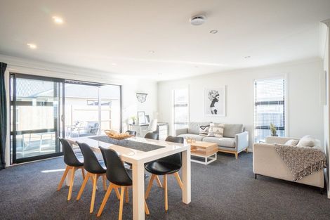 Photo of property in 3 Stratford Court, Fitzherbert, Palmerston North, 4410