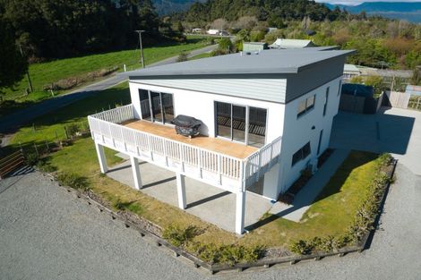 Photo of property in 91 Beach Road, Kakapotahi, Ross, 7885