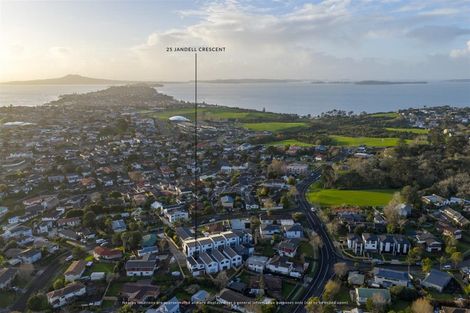 Photo of property in 25 Jandell Crescent, Bucklands Beach, Auckland, 2014