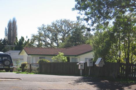 Photo of property in 15 Glucina Place, Glen Eden, Auckland, 0602