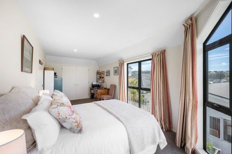 Photo of property in 30 Grove Road, Kelburn, Wellington, 6012