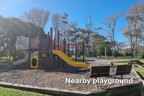 Photo of property in 2 Rere Place, Parakai, 0830