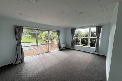 Photo of property in 5 Wakefield Terrace, Tawa, Wellington, 5028