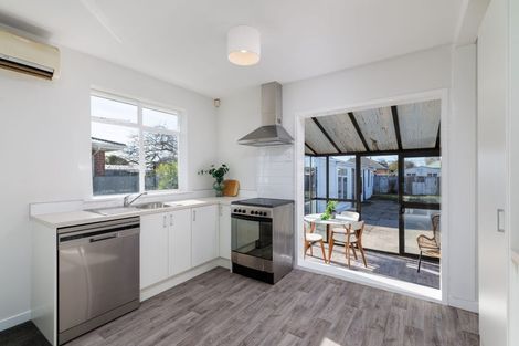 Photo of property in 15 Lyndhurst Crescent, Aranui, Christchurch, 8061