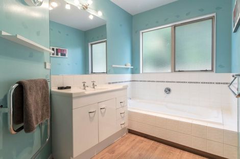 Photo of property in 53 Homestead Place, Welcome Bay, Tauranga, 3112