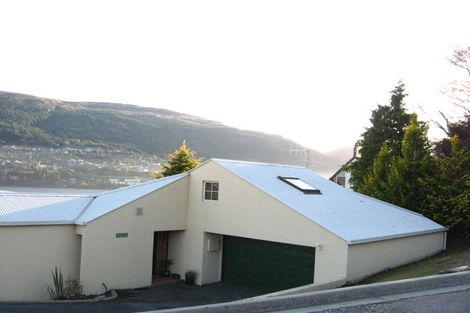 Photo of property in 1 Lewis Road, Kelvin Heights, Queenstown, 9300