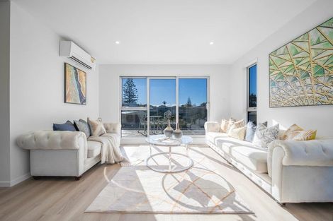 Photo of property in 26d Trojan Crescent, New Lynn, Auckland, 0600