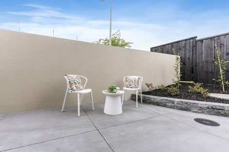 Photo of property in 1 The Crest, Sunnyhills, 2010