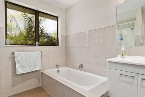 Photo of property in 52 Links View Drive, Omokoroa, 3114