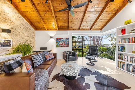 Photo of property in 9 Westpark Drive, West Harbour, Auckland, 0618