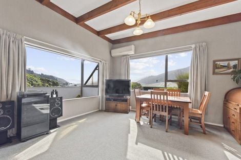 Photo of property in 26 Buller Street, Picton, 7220