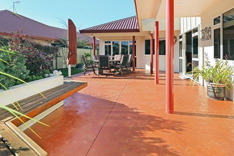 Photo of property in 10 Rutland Place, Taradale, Napier, 4112