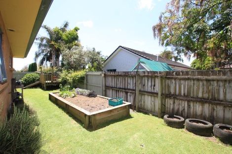 Photo of property in 24 Glencalder Place, Wattle Downs, Auckland, 2103