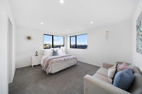 Photo of property in 13 Korowhiti Road, Clarks Beach, 2122