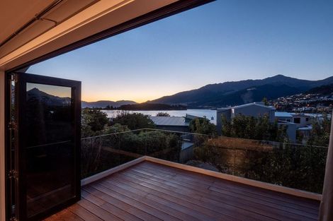 Photo of property in 493 Peninsula Road, Kelvin Heights, Queenstown, 9300