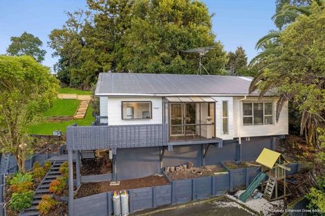 Photo of property in 11 Beaudine Avenue, Glenfield, Auckland, 0629