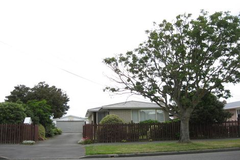 Photo of property in 108 Avondale Road, Avondale, Christchurch, 8061