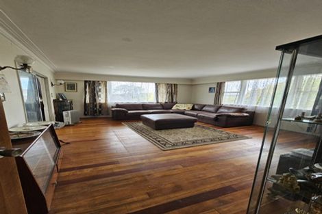 Photo of property in 18 Highlight Parade, Te Atatu South, Auckland, 0610