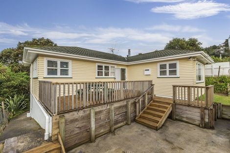 Photo of property in 15 Woodstock Terrace, Tawa, Wellington, 5028