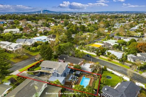 Photo of property in 42 Lynden Avenue, Hillcrest, Auckland, 0627