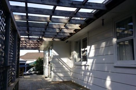 Photo of property in 5 Shale Avenue, Massey, Auckland, 0614