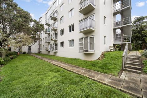 Photo of property in Kingsgate Flats, 10 Austin Street, Mount Victoria, Wellington, 6011