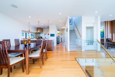 Photo of property in 142 Lake Crescent, Hamilton Lake, Hamilton, 3204