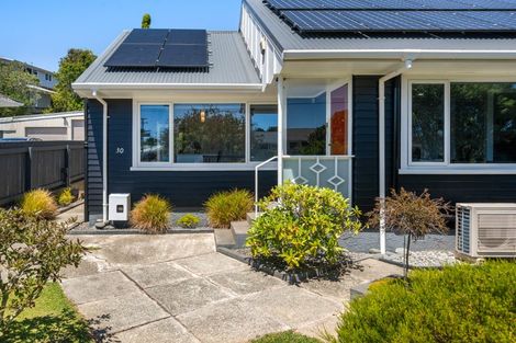 Photo of property in 30 Beazley Avenue, Paparangi, Wellington, 6037