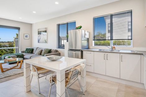 Photo of property in 68 Colonial Drive, Silverdale, 0932