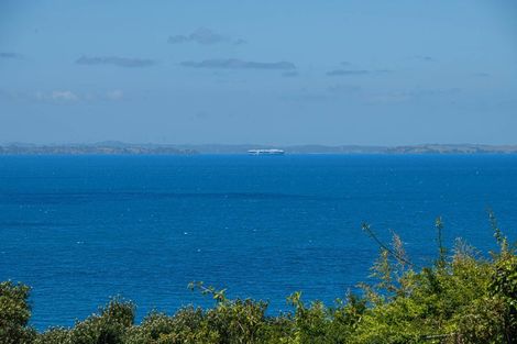 Photo of property in 89 Tiri Road, Tindalls Beach, Whangaparaoa, 0930