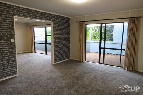 Photo of property in 1/8 Sailfish Drive, West Harbour, Auckland, 0618