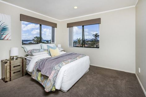 Photo of property in 5 Tornado Place, West Harbour, Auckland, 0618