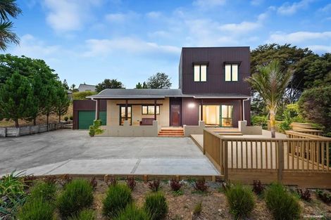 Photo of property in 12 Kukupa Road, Sunnyvale, Auckland, 0612