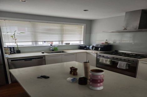 Photo of property in 9 Hinau Street, New Lynn, Auckland, 0600