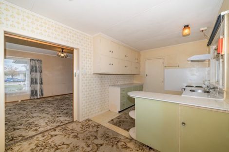 Photo of property in 6 Ellesmere Crescent, Highbury, Palmerston North, 4412