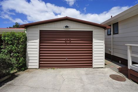 Photo of property in 2 Nyanza Street, Nawton, Hamilton, 3200
