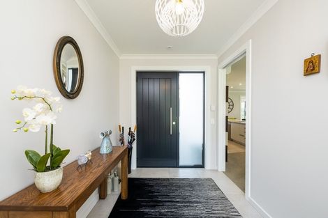 Photo of property in 1a Selwyn Road, Havelock North, 4130