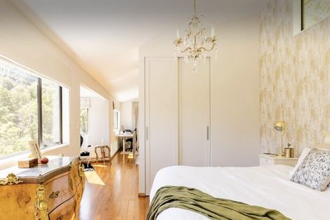 Photo of property in 136 Cheviot Road, Lowry Bay, Lower Hutt, 5013