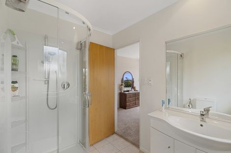 Photo of property in 17d Kinross Drive, Merrilands, New Plymouth, 4312