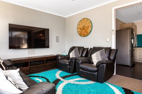 Photo of property in 25 Kapiti Crescent, Titahi Bay, Porirua, 5022