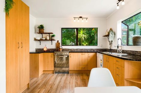 Photo of property in 1/43 Sabulite Road, Kelston, Auckland, 0602