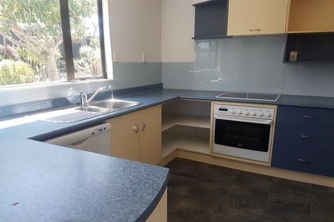 Photo of property in 46 Dalfield Place, Highbury, Palmerston North, 4412