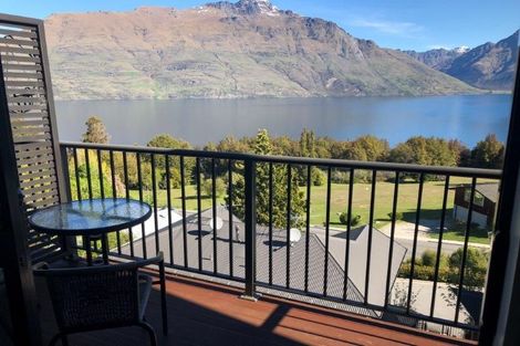 Photo of property in Arno Apartment, 7/8 Mckerrow Place, Sunshine Bay, Queenstown, 9300
