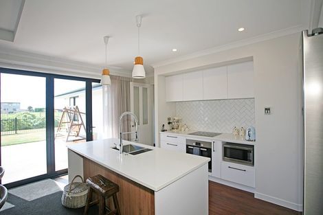 Photo of property in 18 Pistacia Place, Hornby, Christchurch, 8025