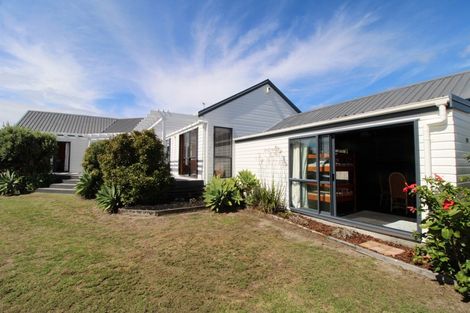 Photo of property in 550 Matarangi Drive, Matarangi, Whitianga, 3592