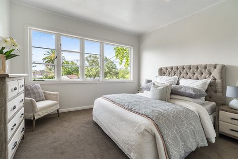 Photo of property in 30a Hanlon Crescent, Narrow Neck, Auckland, 0624