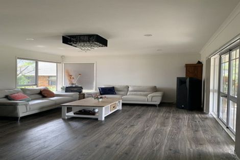 Photo of property in 11 Summermist Drive, Northpark, Auckland, 2013