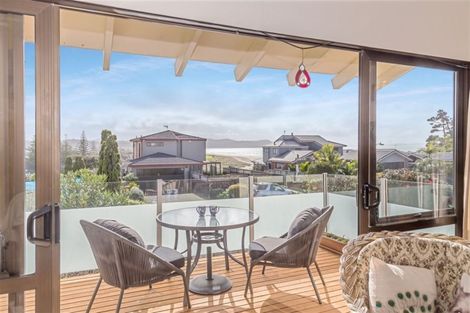 Photo of property in 46b Rosario Crescent, Red Beach, 0932