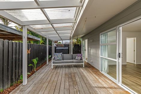 Photo of property in 1/69 Bay Street, Red Beach, 0932